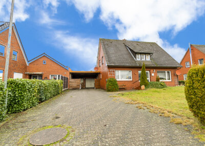 Renovierungsbedürftiges Zweifamilienhaus mit großem Grundstück in Surwold -Börgerwald-